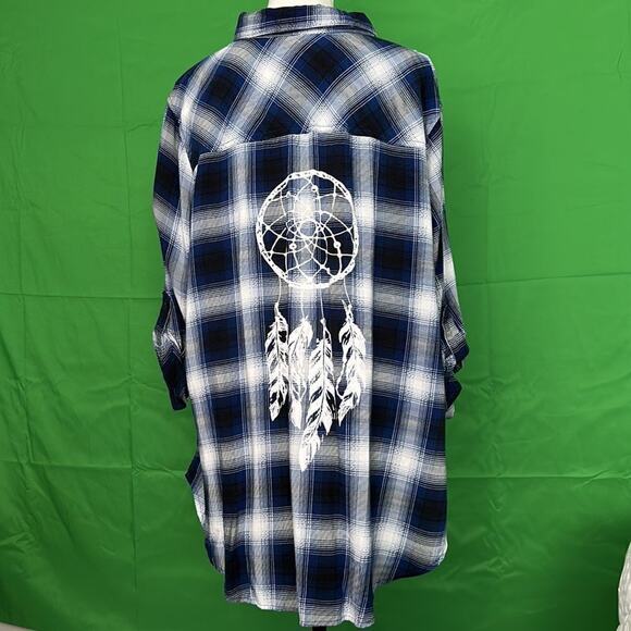 Blue plaid shirt (3X) with a dream catcher design on the back. Gorgeous - Picture 1 of 16